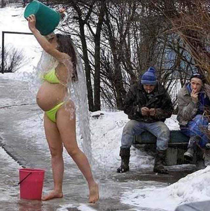Ducha traje de baño rusa embarazada