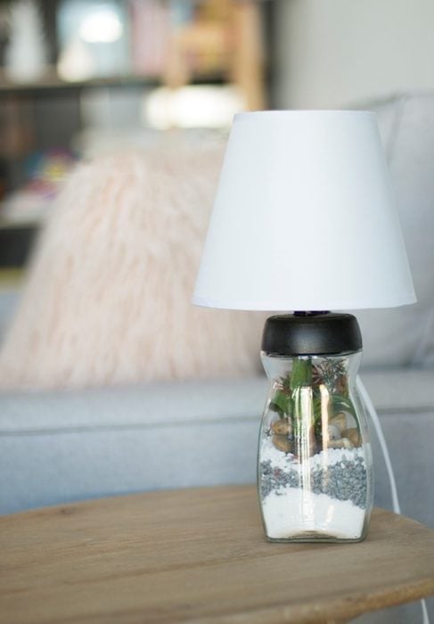 lampara de mesa para un terrario hecho en casa