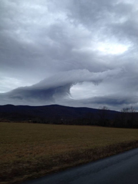 nube en forma de gran ola