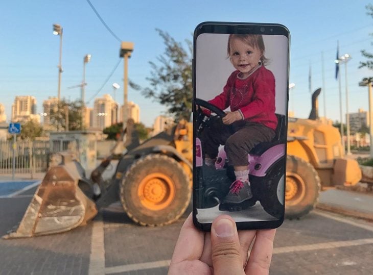 Tractor - Niña conduciendo 