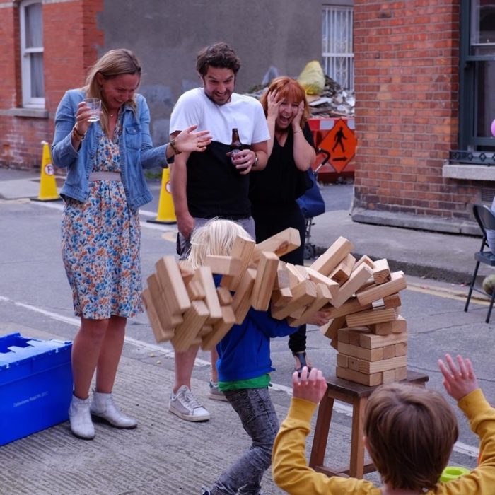 Jenga gigante se cae 