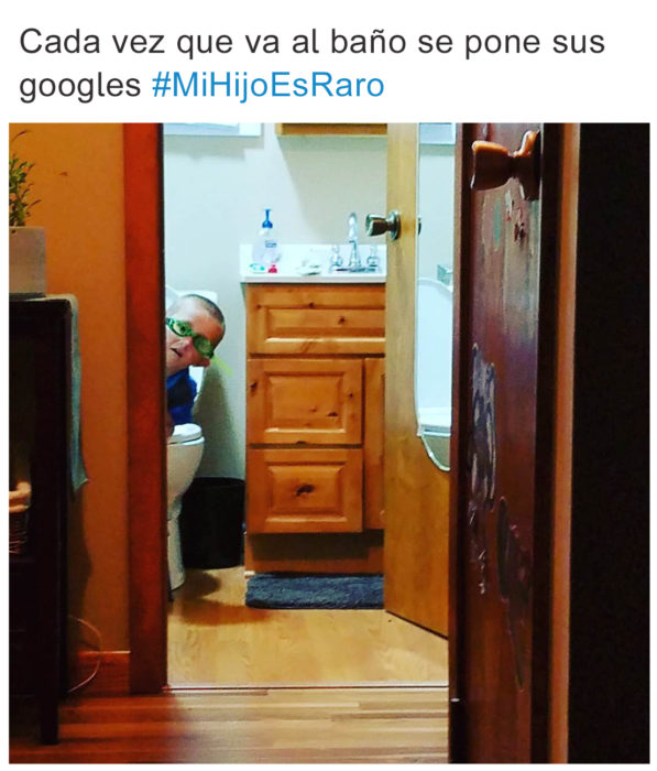 Tuits niños raros - en el baño con googles