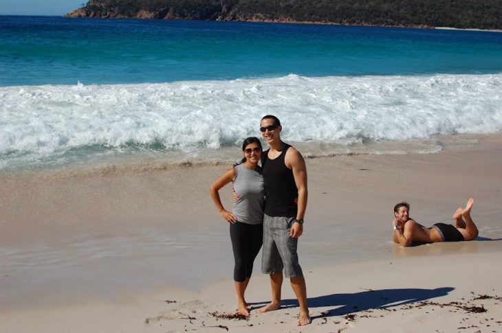 Photobomb - hombre en la playa