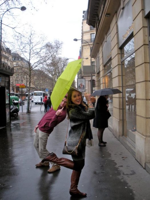 Photobomb - hombre señal del dedo