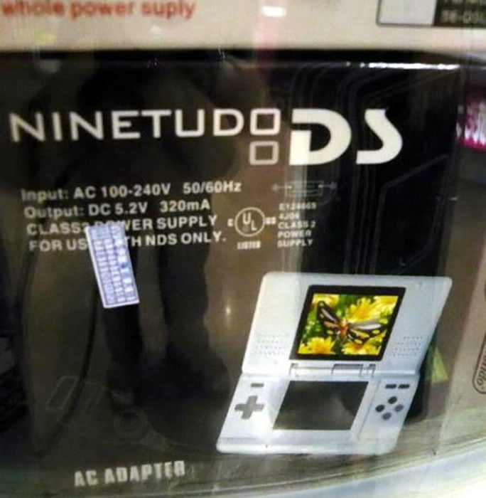 consola portátil que imita la marca Nintendo