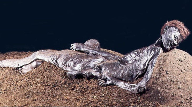 restos de un hombre momificado