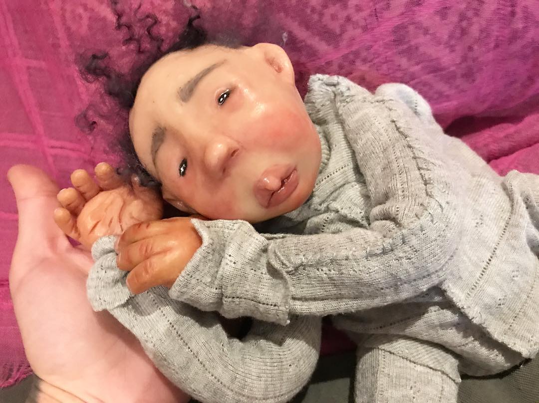 Artista crea muñecos raros pero completamente adorables