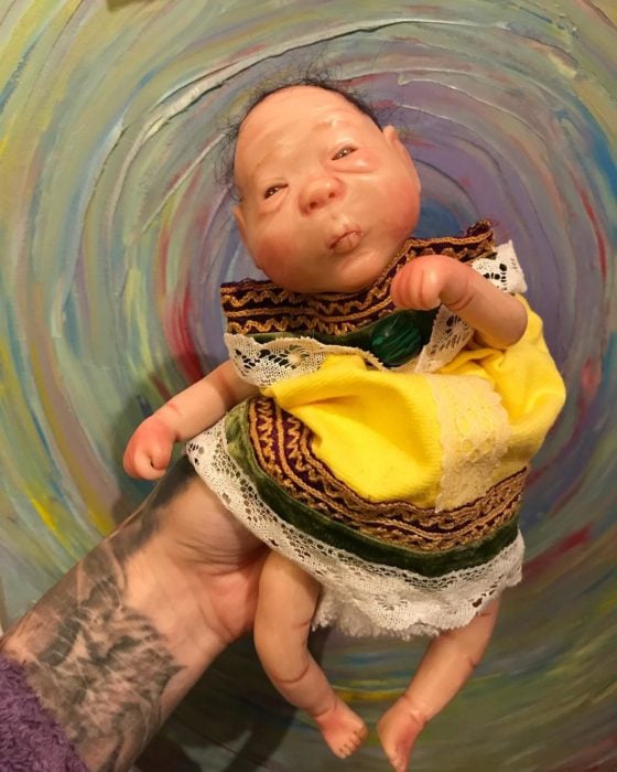 Artista crea muñecos raros pero completamente adorables