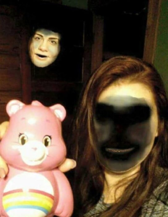 Face swap mujer y fantasma