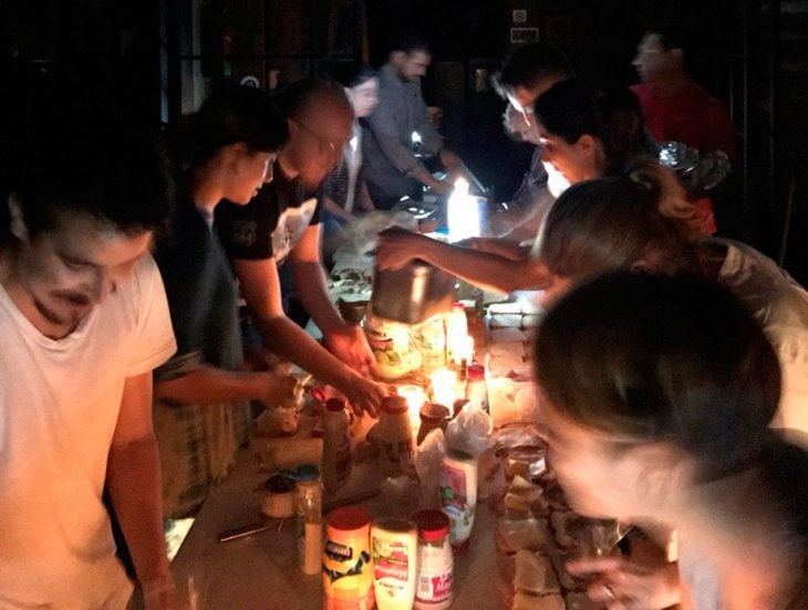 Terremoto México - comida en la noche