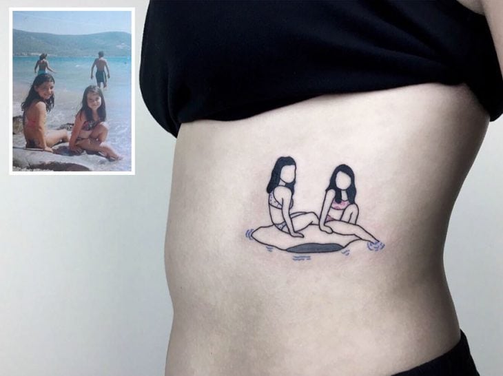 Tatuaje foto infancia - hermanas en la playa