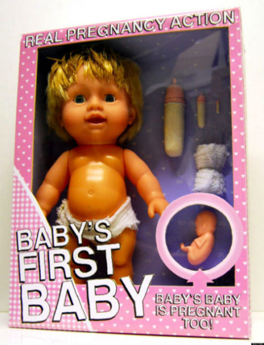 Muñeca bebé embarazada