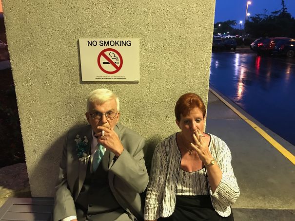 fumando donde no se debe