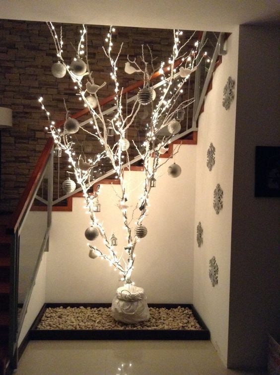 17 Ideas para decorar tu casa con ramas secas en Navidad