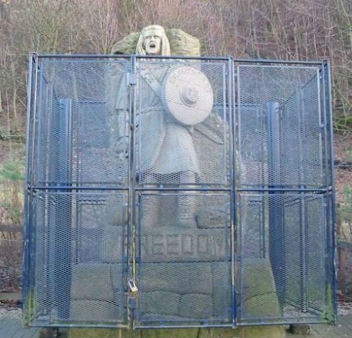 estatua con protección 