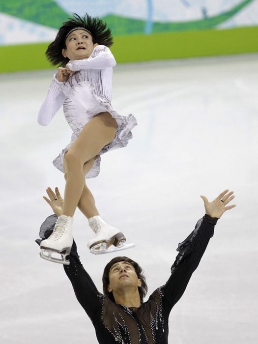 Caras del patinaje- lanzó a mujer