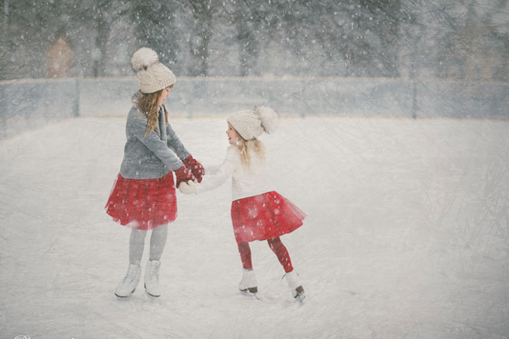 niñas patinando