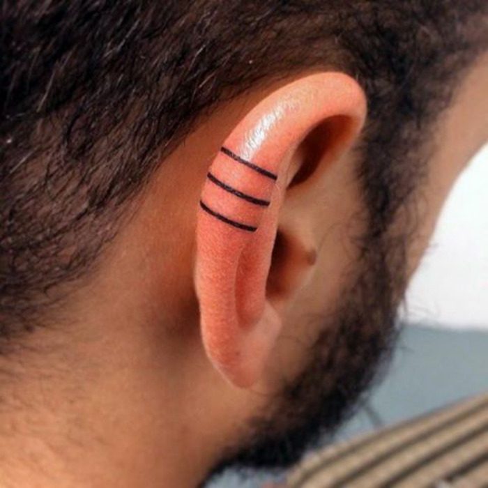 Tatuaje en la oreja