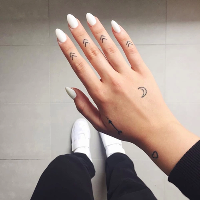 Fingers tattoo