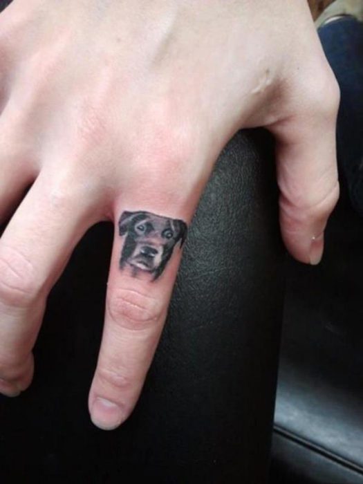 Fingers tattoo