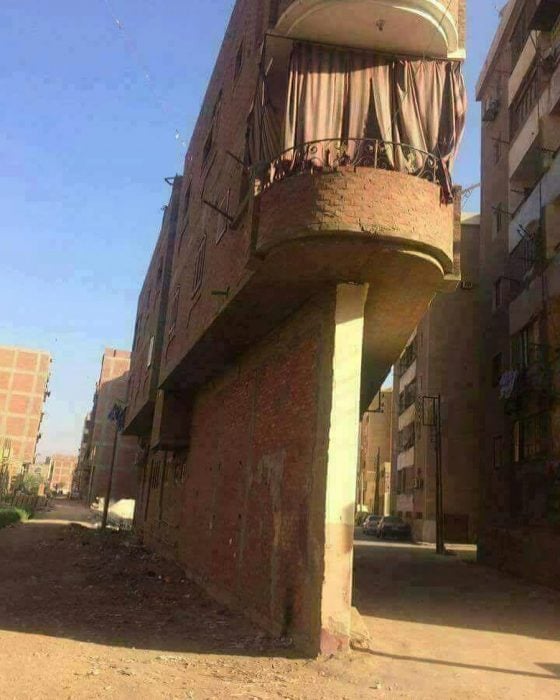 edificio plano de la parte de abajo