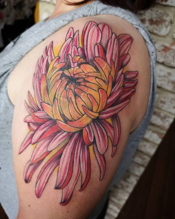 tatuaje de crisantemo 