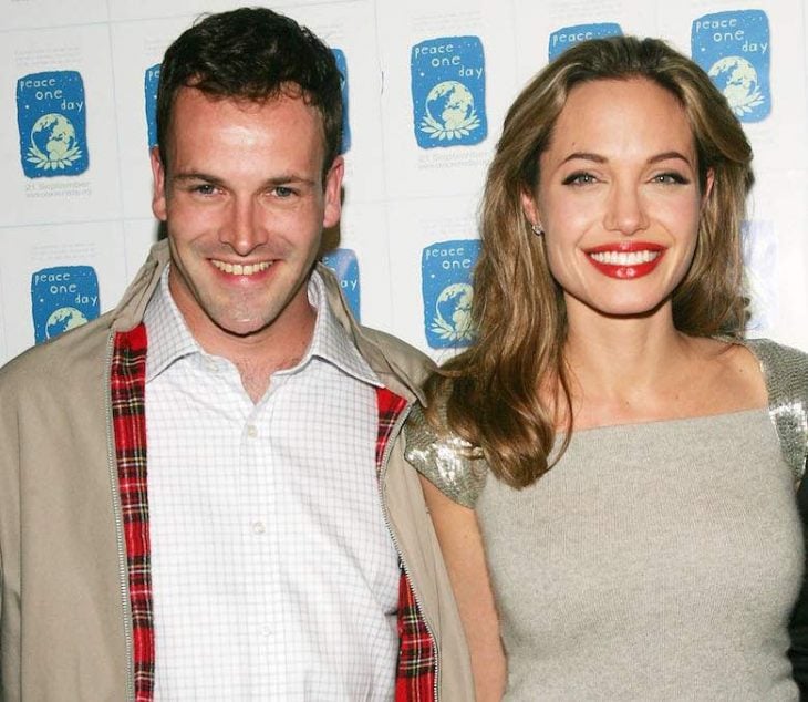 foto de Angelina Jolie y Jonny Lee Miller