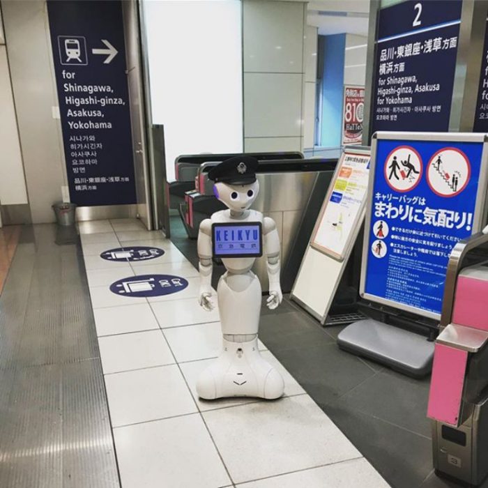 Robot asistente en el metro