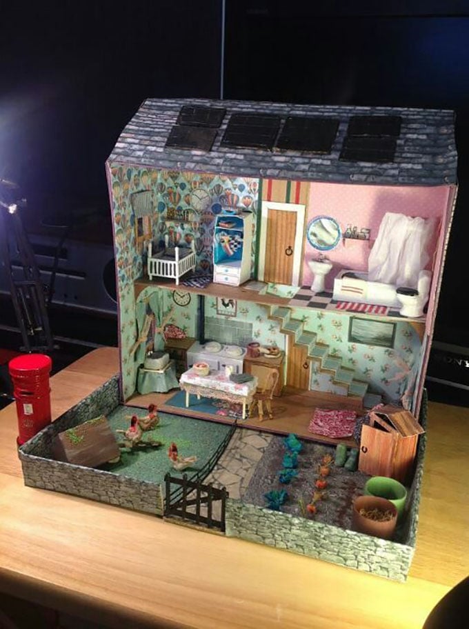 casa de muñecas de carton para niñas