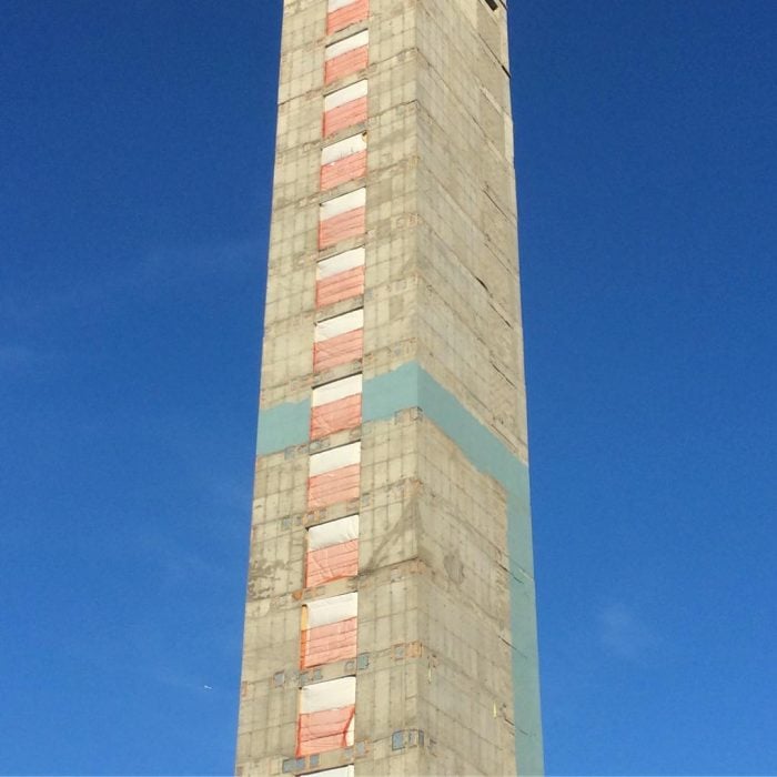 edificio sin ventanas que parece una suavicrema