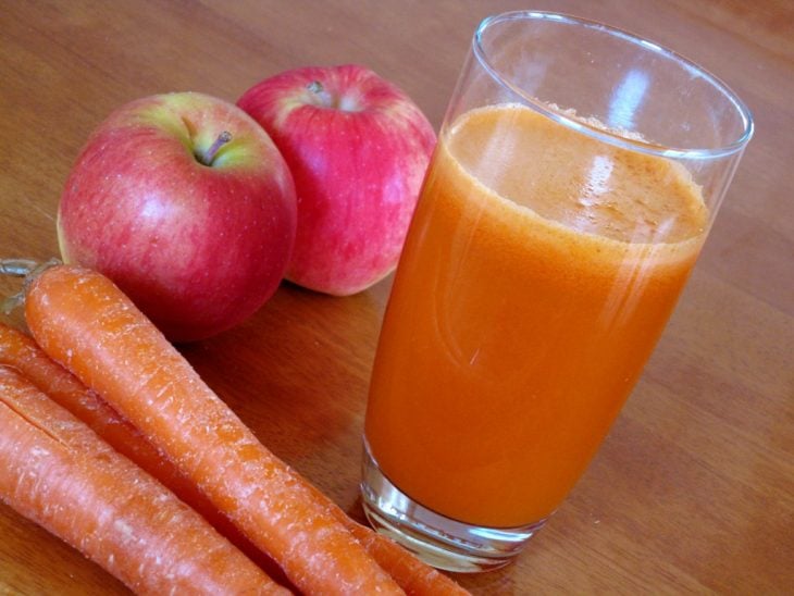 jugo de manzana y zanahoria