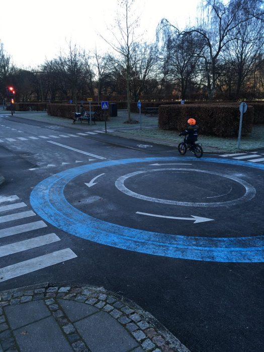 Parque de bicicletas infantil para aprender a conducir