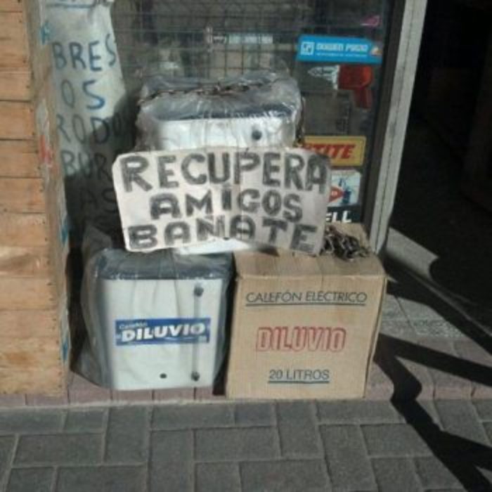 cartel recupere amigos, báñese 