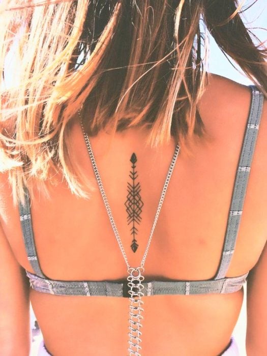 tatuajes en la espina dorsal