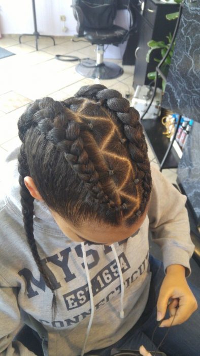 chicas con trenzas estilo boxeadora 