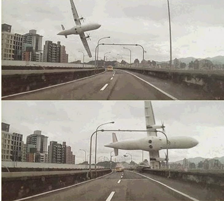 avión se estrella en la carretera 