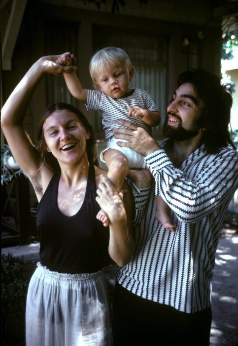 Bebé Leonardo DiCaprio con sus padres, 1975