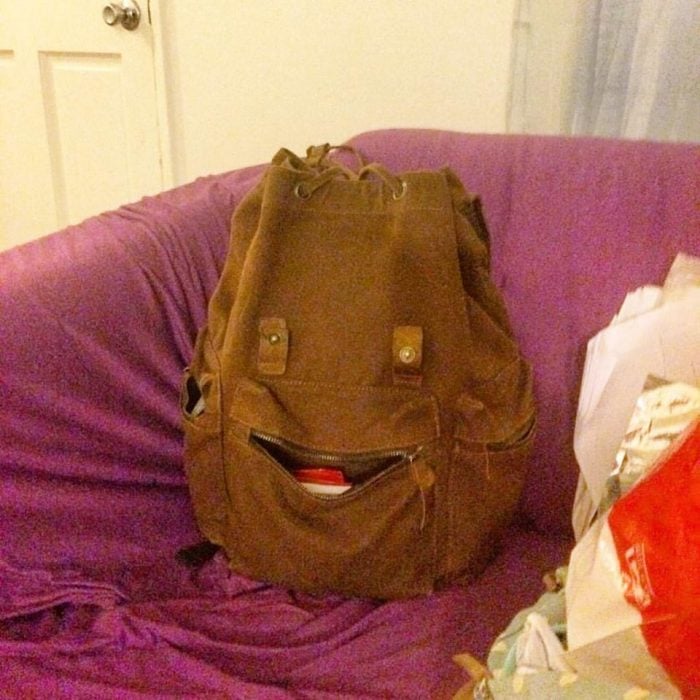 mochila pareidolia feliz 