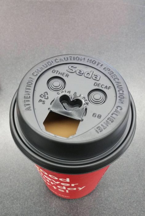 café con pareidolia 