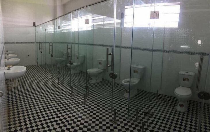 baño transparente 