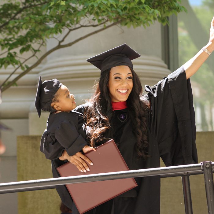 madre soltera se gradúa de harvard