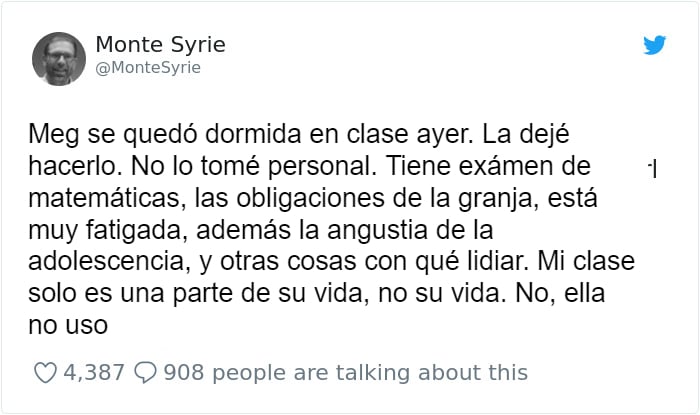 niña se duerme en clase