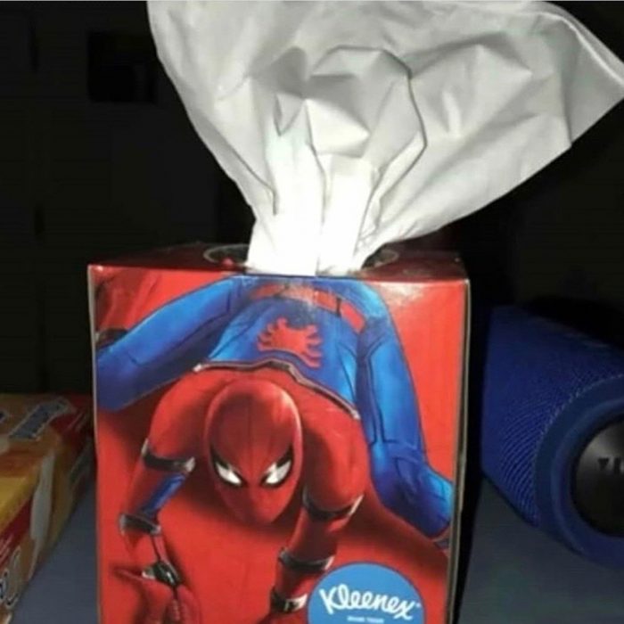 caja de pañuelos de siderman 