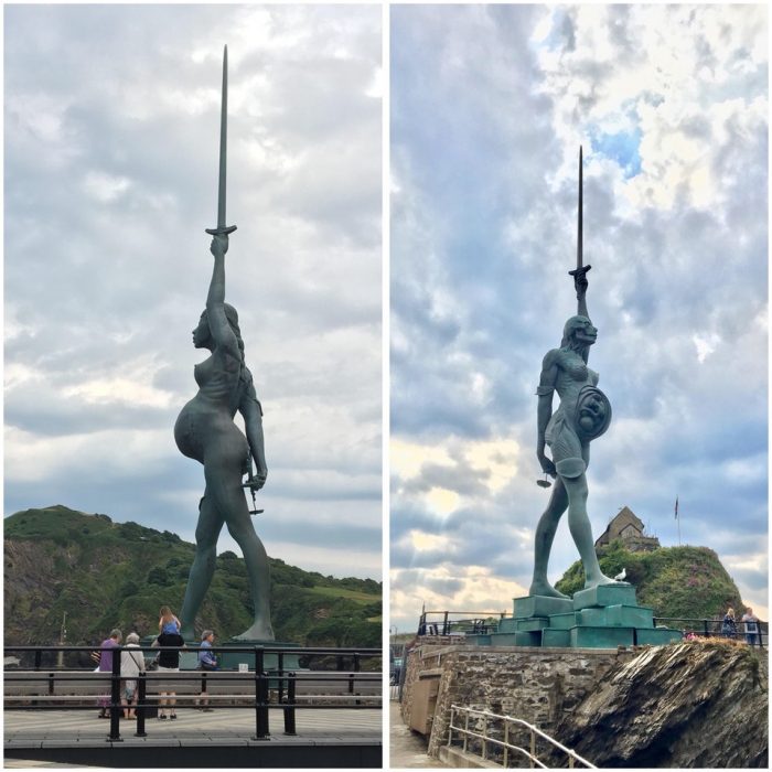 Estatua de mujer embarazada con dos lados muy diferentes