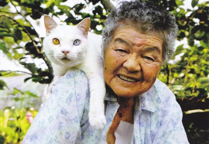 viejita y su gato 