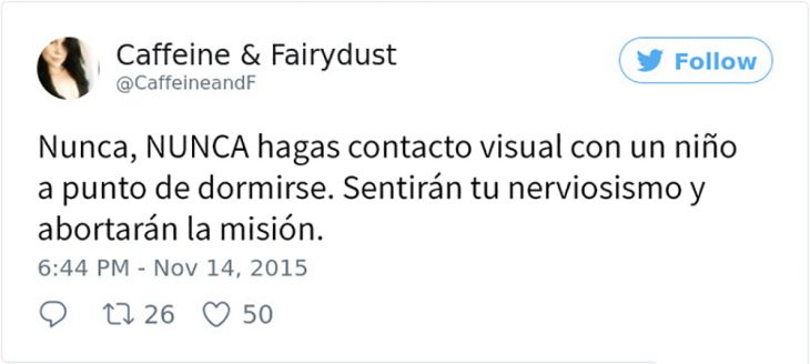 tuit de contacto visual con un niño