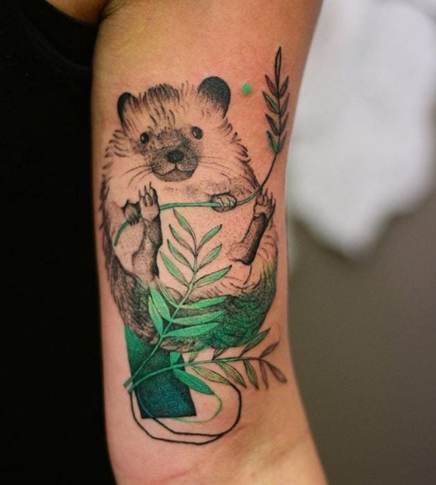 tatuaje de tierno erizo