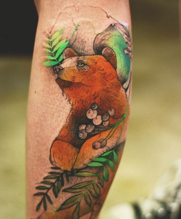 tatuaje de un oso de ojos expresivos