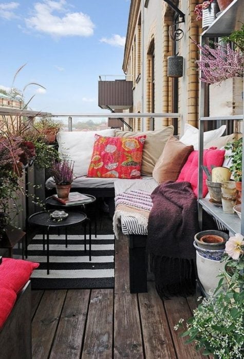 sillones en un balcón