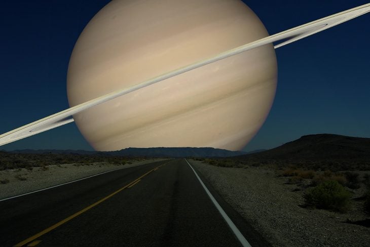 Si en lugar de la Luna Saturno orbitara nuestro planeta